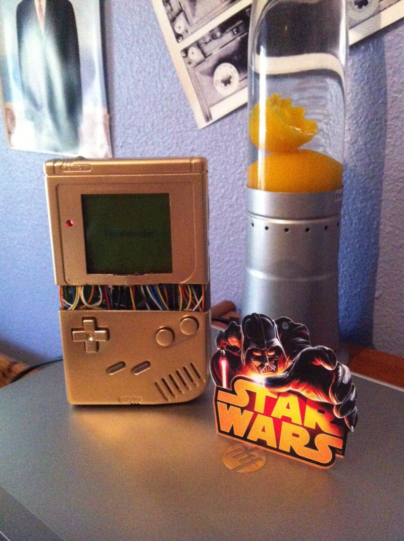 Illustration for article titled Turning The Game Boy Into Art